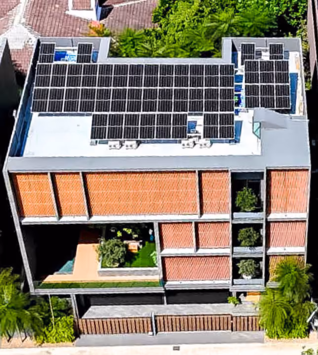 ภาพการติดโซล่าเซลล์บ้าน Solar Rooftop โดยทีมวิศวกรมืออาชีพ