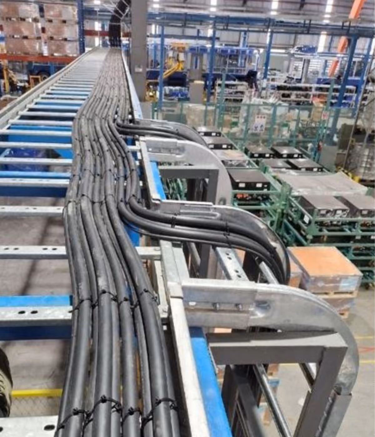 ภาพการเดินระบบไฟฟ้าโรงงาน พร้อมตู้ MDB 1000A ในโรงงานโกดังสินค้า จังหวัดฉะเชิงเทรา