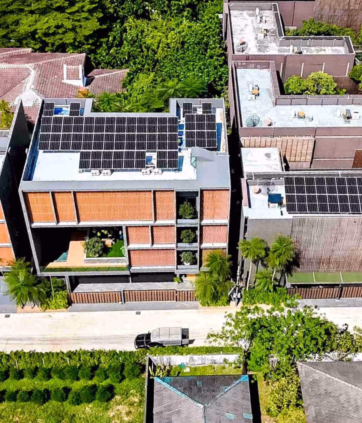 ภาพการติดตั้งโซลาร์เซลล์บ้าน 48.84 kWp Solar Rooftop กรุงเทพฯ